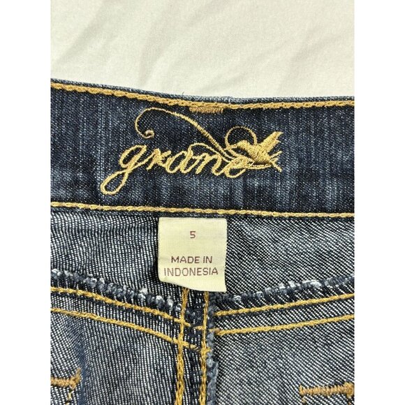 Grane Flare Leg Jeans Juniors Sz 5 Dark wash Wide Leg Distressed Hem - Picture 2 of 11